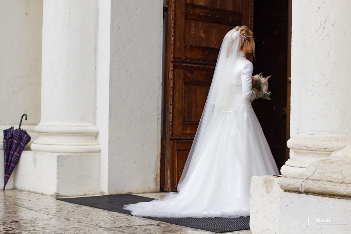 sposa bagnata sposa fortunata chiesa elena spose atelier vestito da sposa