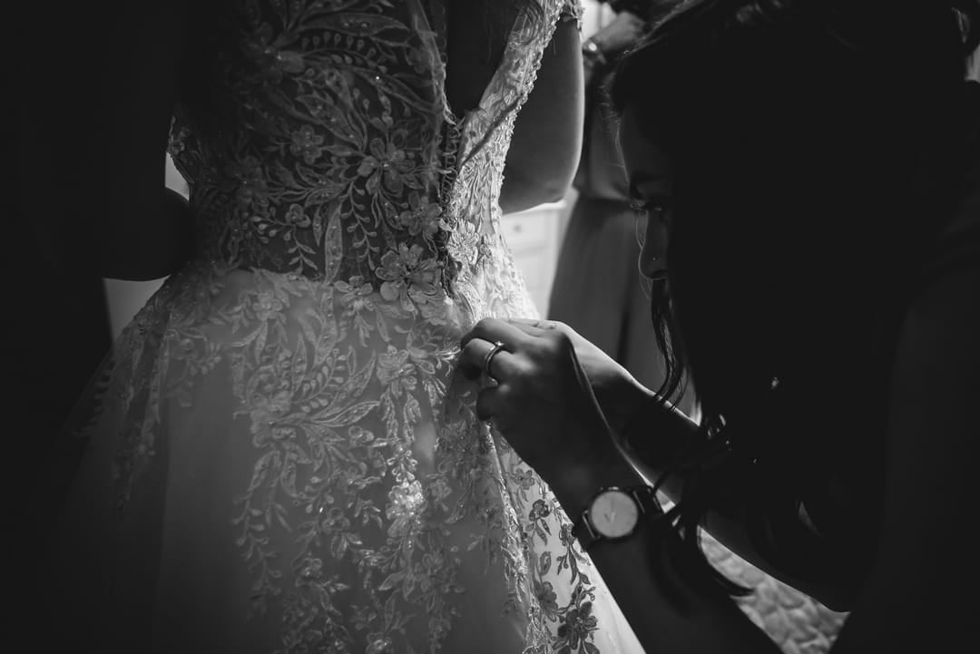 vestizione abito da sposa brillé elena spose atelier